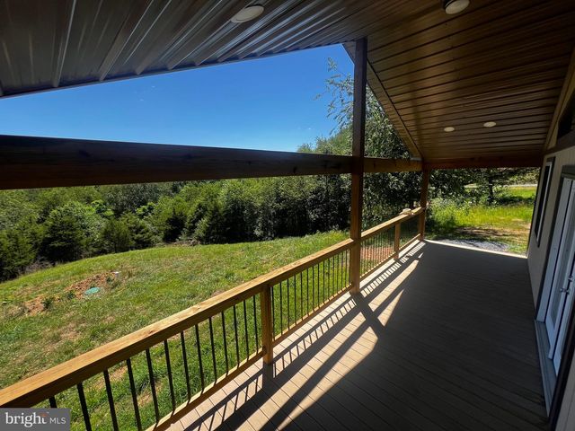 2066 DISPANET RD, Mathias, WV 26812