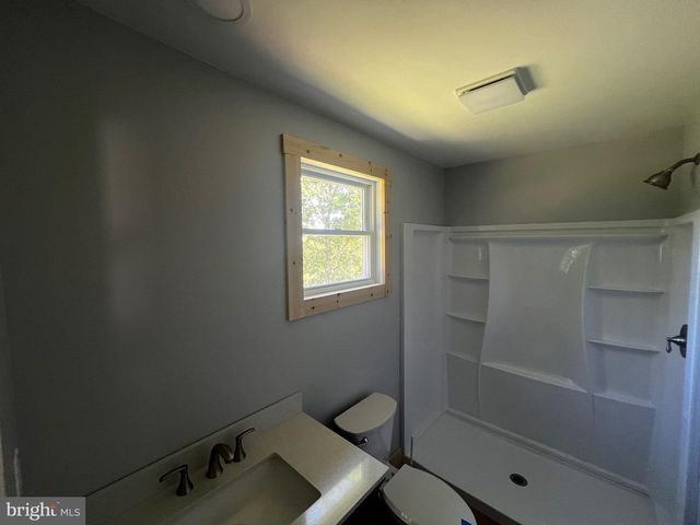 2066 DISPANET RD, Mathias, WV 26812