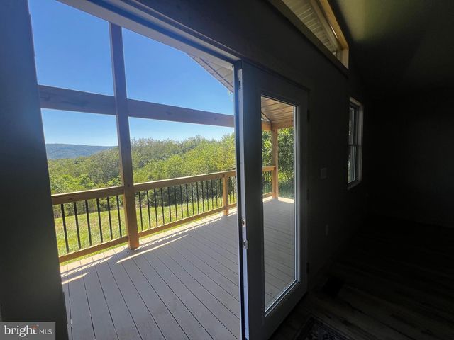 2066 DISPANET RD, Mathias, WV 26812