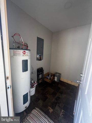 2066 DISPANET RD, Mathias, WV 26812