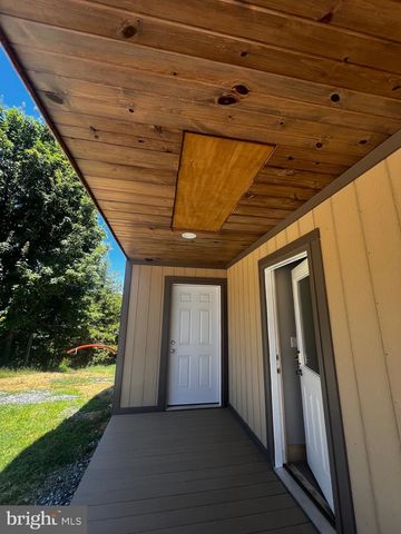 2066 DISPANET RD, Mathias, WV 26812