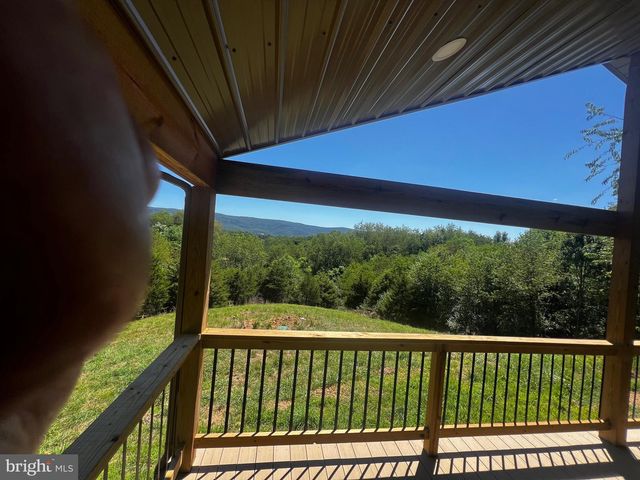 2066 DISPANET RD, Mathias, WV 26812
