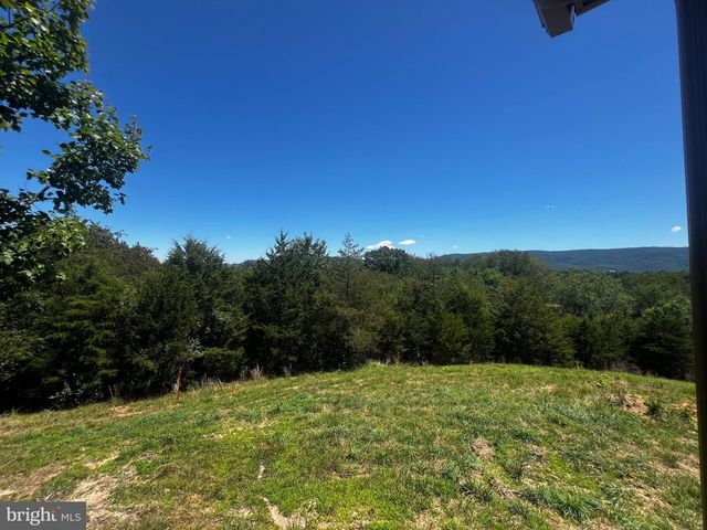 2066 DISPANET RD, Mathias, WV 26812