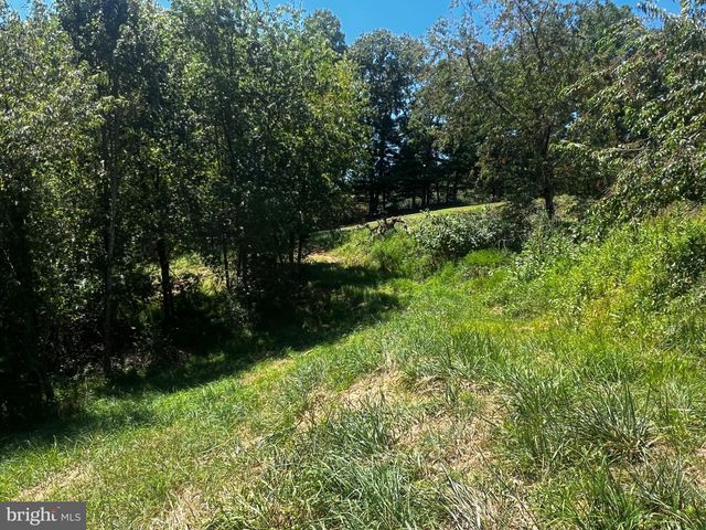 2066 DISPANET RD, Mathias, WV 26812