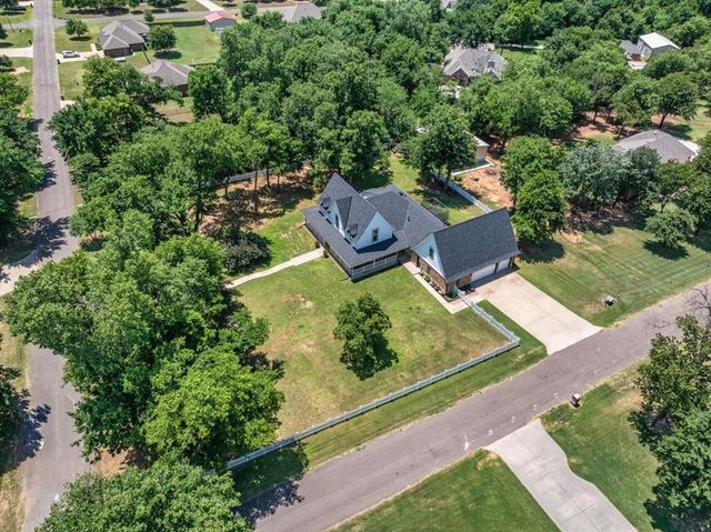 834 County Street 2984, Blanchard, OK 73010