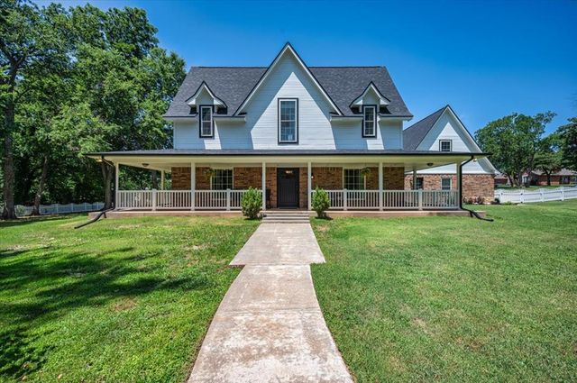 834 County Street 2984, Blanchard, OK 73010