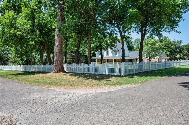 834 County Street 2984, Blanchard, OK 73010