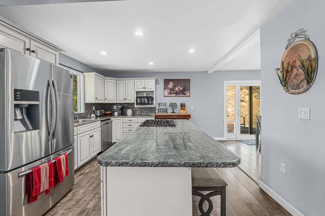 14361 E Bigelow Gulch Rd, Spokane, WA 99217