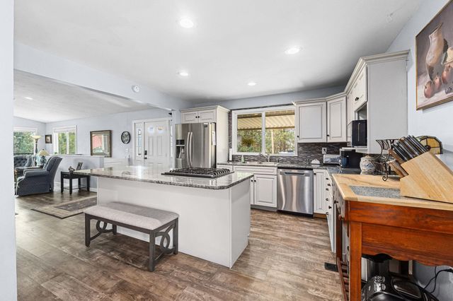 14361 E Bigelow Gulch Rd, Spokane, WA 99217