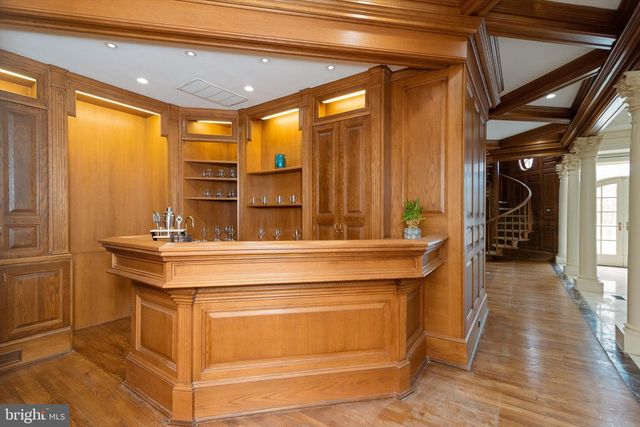 8537 OLD DOMINION DR, Mclean, VA 22102