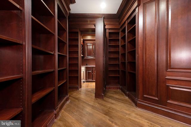 8537 OLD DOMINION DR, Mclean, VA 22102