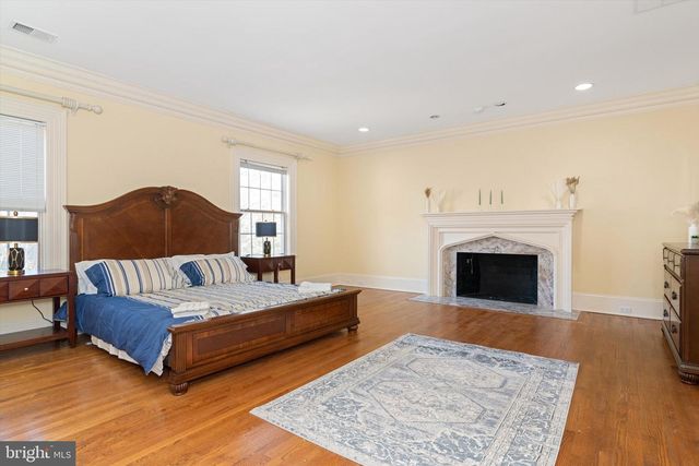 8537 OLD DOMINION DR, Mclean, VA 22102