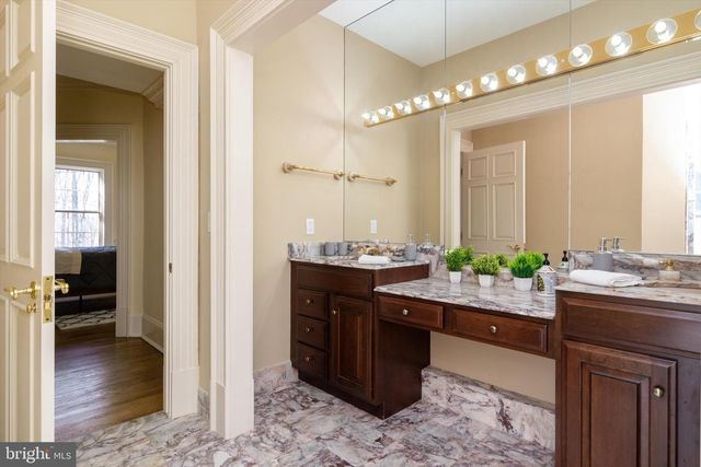 8537 OLD DOMINION DR, Mclean, VA 22102