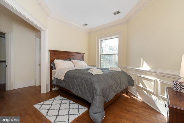 8537 OLD DOMINION DR, Mclean, VA 22102