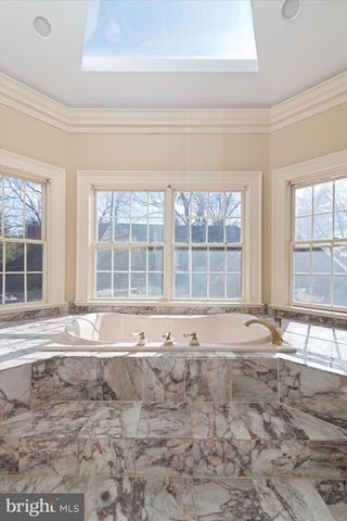 8537 OLD DOMINION DR, Mclean, VA 22102