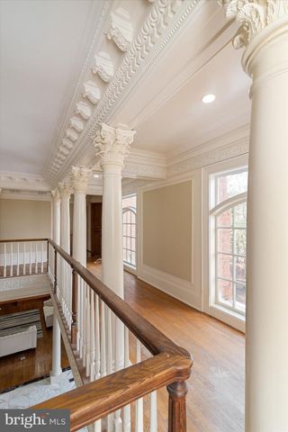 8537 OLD DOMINION DR, Mclean, VA 22102