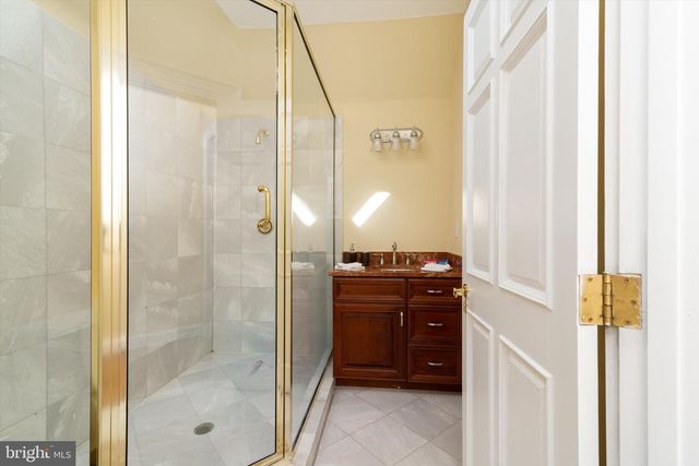 8537 OLD DOMINION DR, Mclean, VA 22102