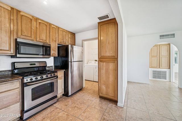 3919 N 19TH Street, Phoenix, AZ 85016