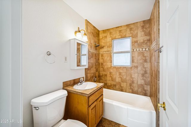 3919 N 19TH Street, Phoenix, AZ 85016