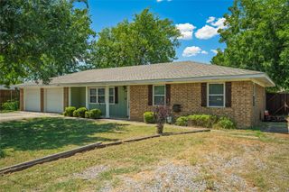496 W Jefferson Street, Van Alstyne, TX 75495