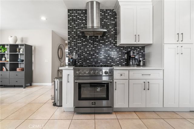 702 E Cumberland, Orange, CA 92865