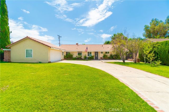 702 E Cumberland, Orange, CA 92865
