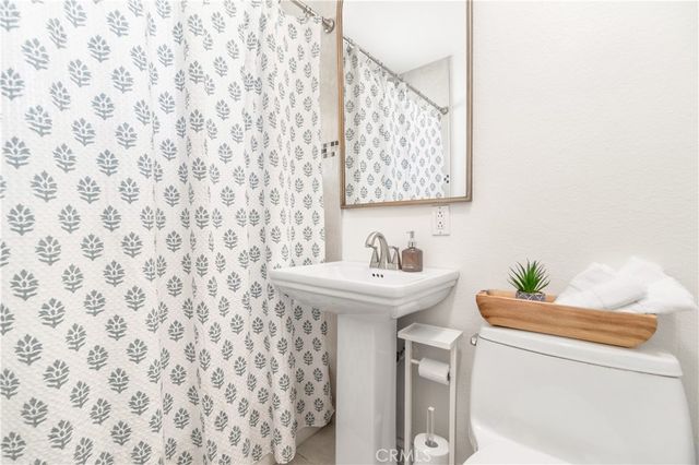 702 E Cumberland, Orange, CA 92865
