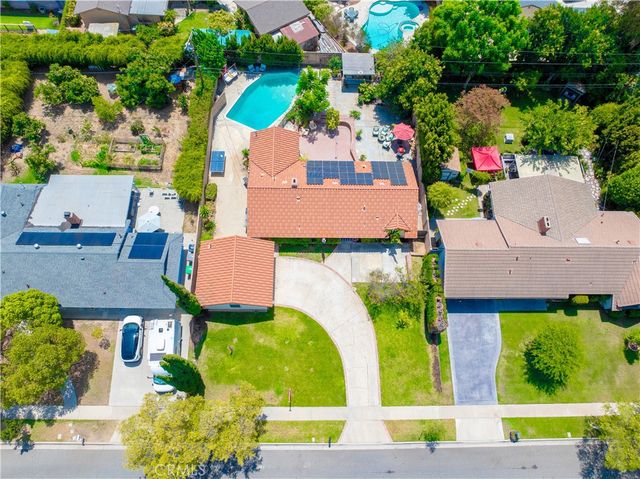 702 E Cumberland, Orange, CA 92865