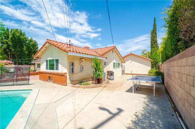 702 E Cumberland, Orange, CA 92865