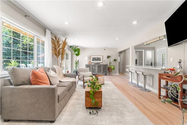 702 E Cumberland, Orange, CA 92865