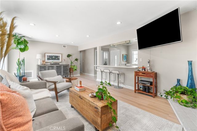 702 E Cumberland, Orange, CA 92865