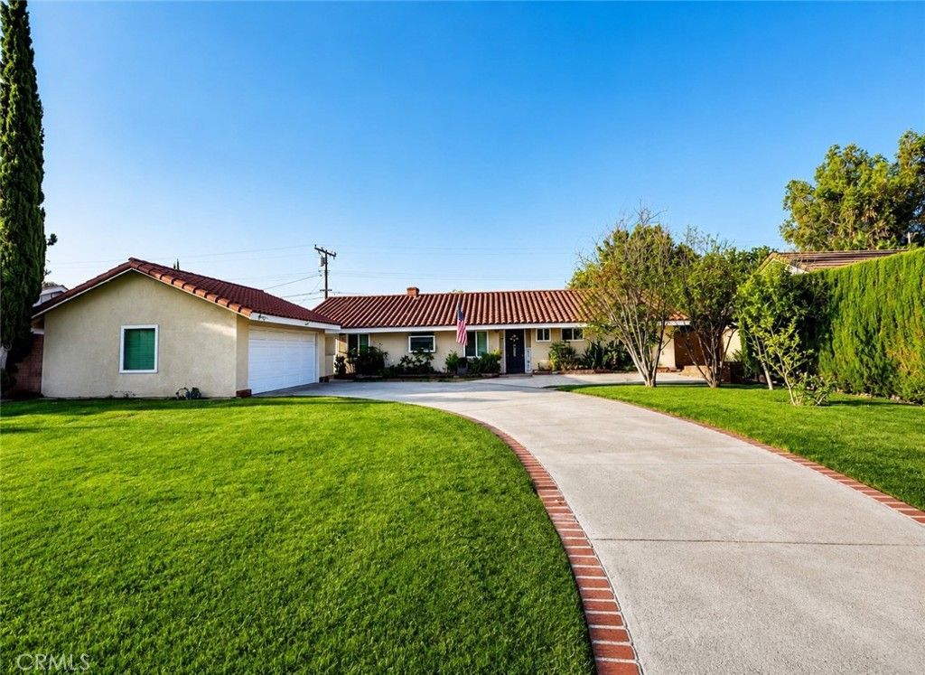 702 E Cumberland, Orange, CA 92865