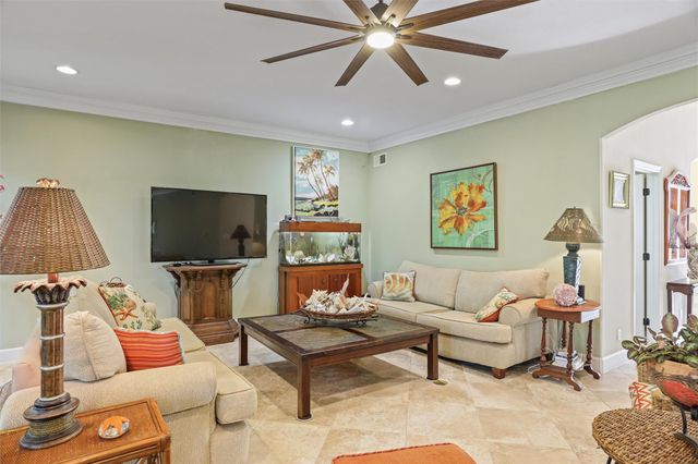 5 Harbor Lane, Kemah, TX 77565