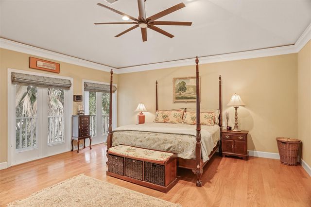 5 Harbor Lane, Kemah, TX 77565