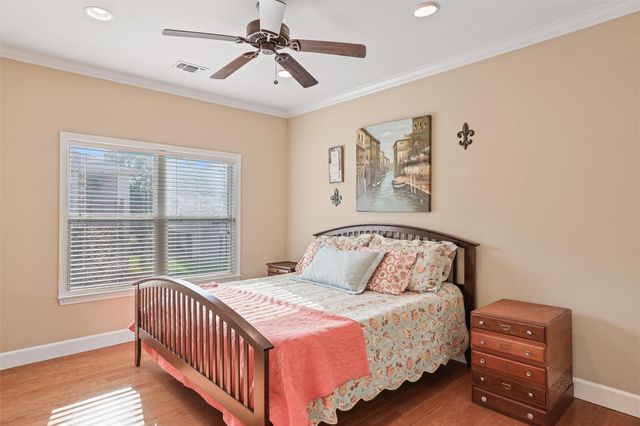 5 Harbor Lane, Kemah, TX 77565