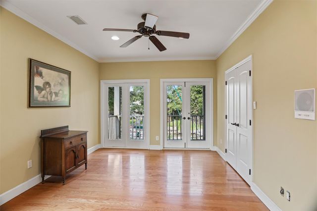 5 Harbor Lane, Kemah, TX 77565