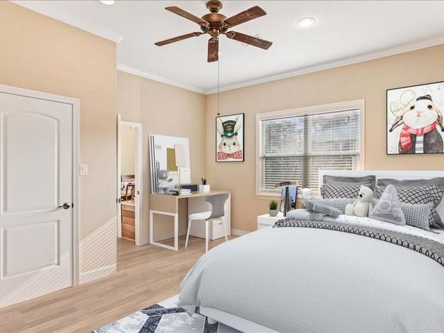 5 Harbor Lane, Kemah, TX 77565