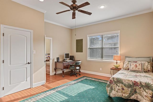 5 Harbor Lane, Kemah, TX 77565