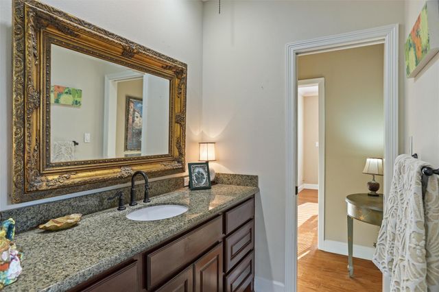 5 Harbor Lane, Kemah, TX 77565