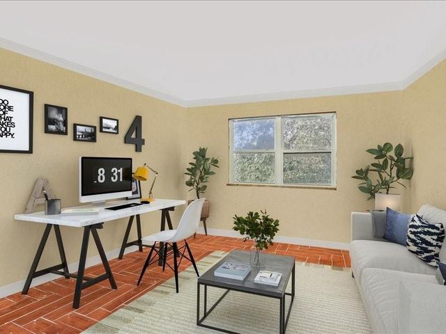 5 Harbor Lane, Kemah, TX 77565