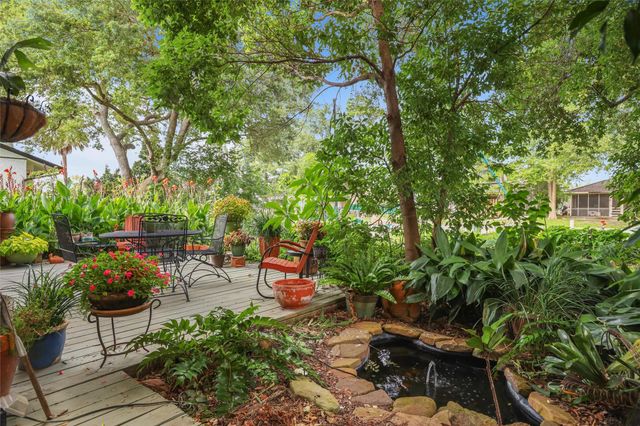 5 Harbor Lane, Kemah, TX 77565