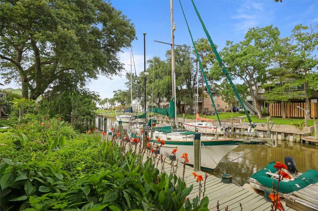 5 Harbor Lane, Kemah, TX 77565