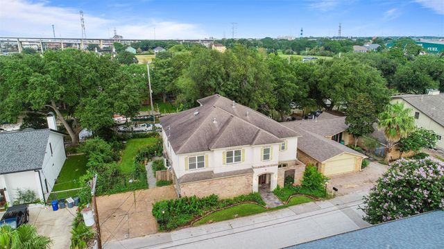 5 Harbor Lane, Kemah, TX 77565