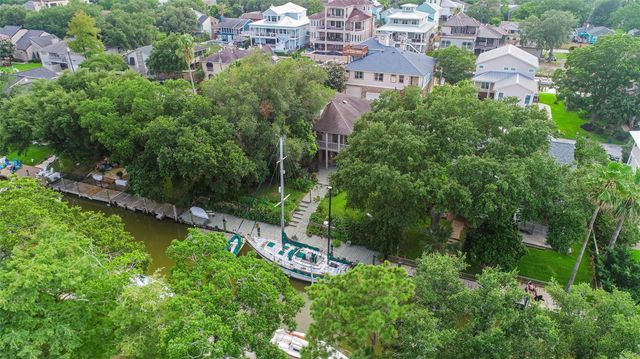 5 Harbor Lane, Kemah, TX 77565