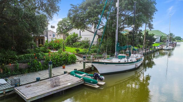 5 Harbor Lane, Kemah, TX 77565