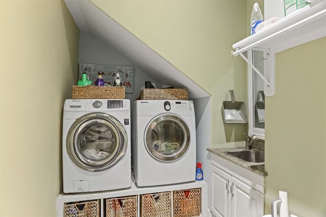 5 Harbor Lane, Kemah, TX 77565