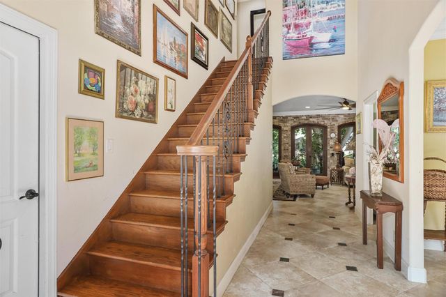 5 Harbor Lane, Kemah, TX 77565