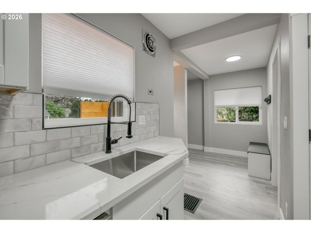 3585 Se OLSEN St, Milwaukie, OR 97222