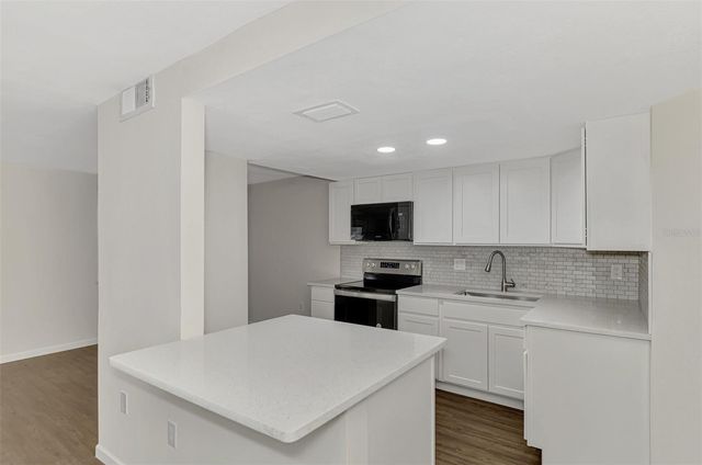 5026 WATER OAK DRIVE 102, Bradenton, FL 34207