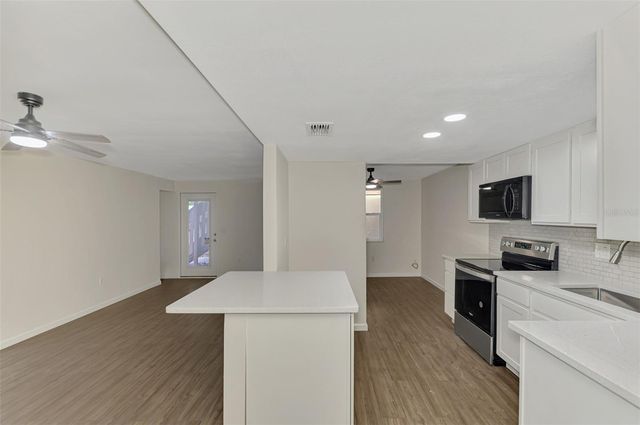 5026 WATER OAK DRIVE 102, Bradenton, FL 34207